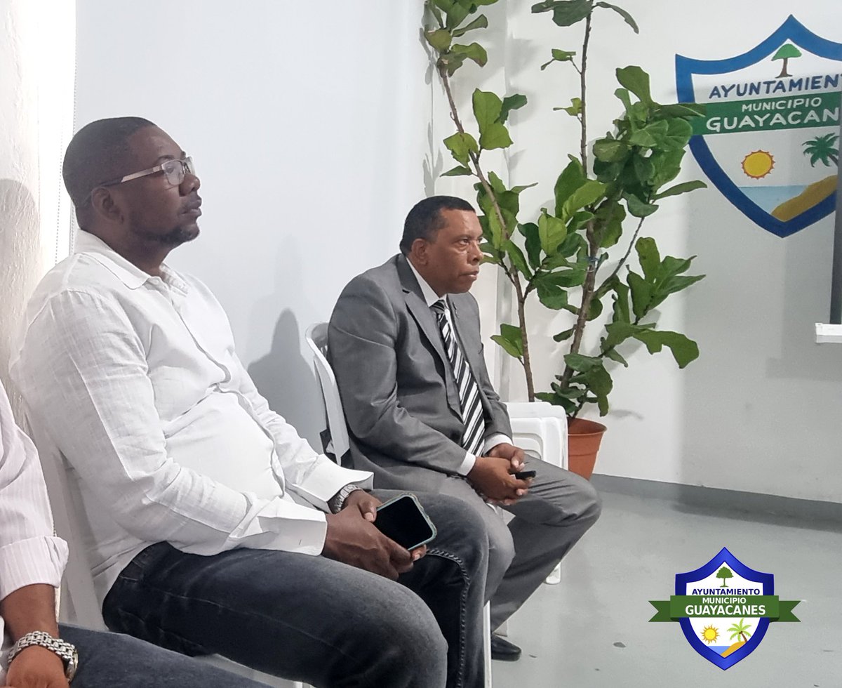 guayacanesrd's tweet photo. El Dr. Darío Nin, defensor del Pueblo, Desarrolló en la tarde de hoy, el programa el Defensor Itinerante, mediante el cual se convocó a las fuerzas más significativas desde el aporte social, dando el alcalde Noel Cedeño, la bienvenida formal al Dr. Y todo su equipo. https://t.co/IkCqroCXPA