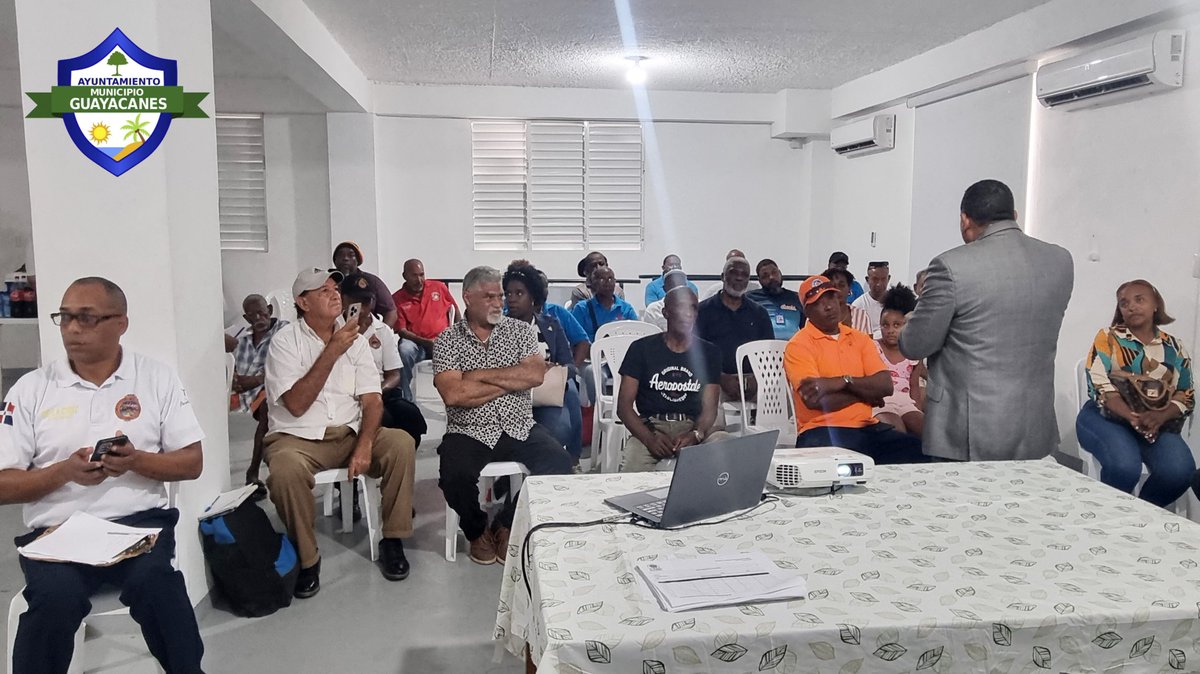 guayacanesrd's tweet photo. El Dr. Darío Nin, defensor del Pueblo, Desarrolló en la tarde de hoy, el programa el Defensor Itinerante, mediante el cual se convocó a las fuerzas más significativas desde el aporte social, dando el alcalde Noel Cedeño, la bienvenida formal al Dr. Y todo su equipo. https://t.co/IkCqroCXPA