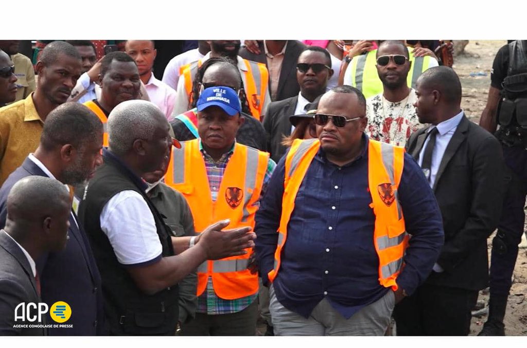 ShukraniMbili's tweet photo. #RDC / #Kinshasa : le gouverneur Daniel Bumba Lubaki a lancé ce vendredi 23 août une opération de curage des rivières en vue de prévenir d’éventuels décès causés par des inondations ce, après des pluies torrentielles.
ACP
#youssshukrani #RDC #ACP #journalismeweb https://t.co/4IFmgGPqK8
