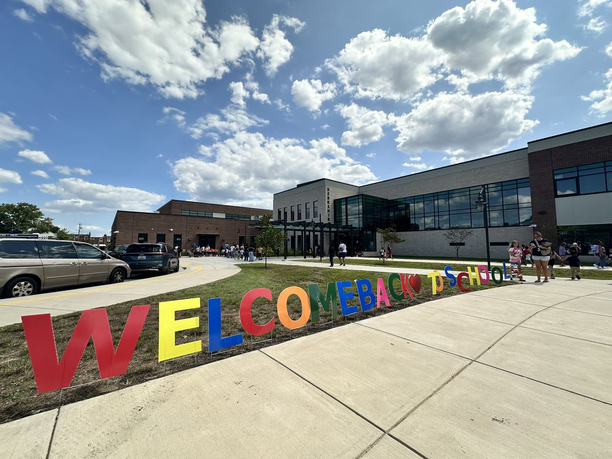 MsUhland's tweet photo. We are ready to welcome students on Monday at @Berkshire_BCPS 🎉💚🦅 https://t.co/hiLjNZ0rlg