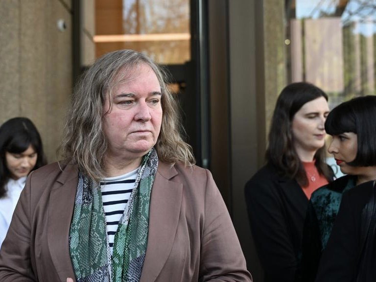 RachaelWongAus's tweet photo. "Sex is not confined to being a biological concept…Ms Tickle…is legally recognised as a woman" –Bromwich J, #TicklevGiggle
“The Party told you to reject the evidence of your eyes & ears. It was their final, most essential command” –George Orwell, 1984
#IStandWithSallGrover ✊ https://t.co/2MJFgTtsXp
