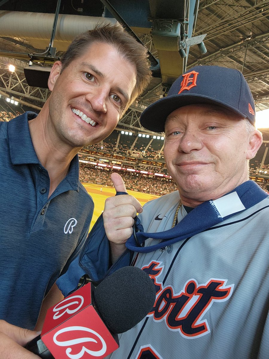 dclynick66's tweet photo. @BallySportsDET @FiegerLaw #IMWITHJOHNNY ๐ #RepDetroit https://t.co/BYDM6q9WSL