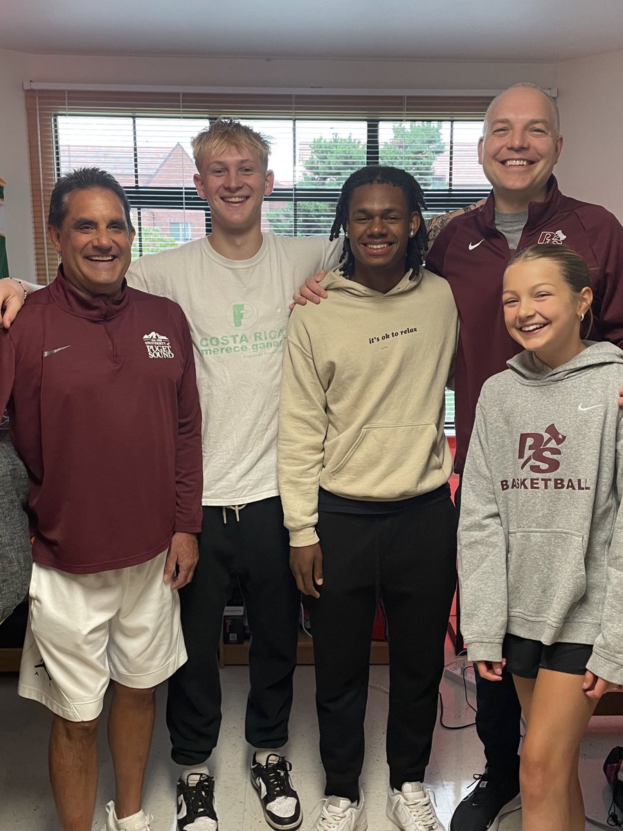 First year move in day is always one of the best days of the year.  So excited to welcome our 4 freshmen to campus!! Introducing <a href="/BeckettTurner/">Beckett Turner</a> from Ilwaco, WA and <a href="/DeuceSims14/">DS2⚡️</a> from Carlsbad, CA!  #LoggerUP