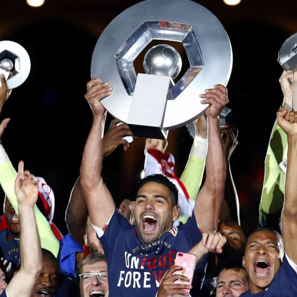 Une fierté d’avoir porté les couleurs du Rocher.
Je te garderai toujours dans mon coeur.
Joyeux Centenaire AS Mónaco <a href="/AS_Monaco/">AS Monaco 🇲🇨</a>