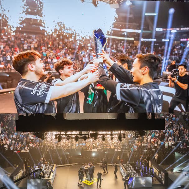 C9LoL's tweet image. A lot can change in a year 💀