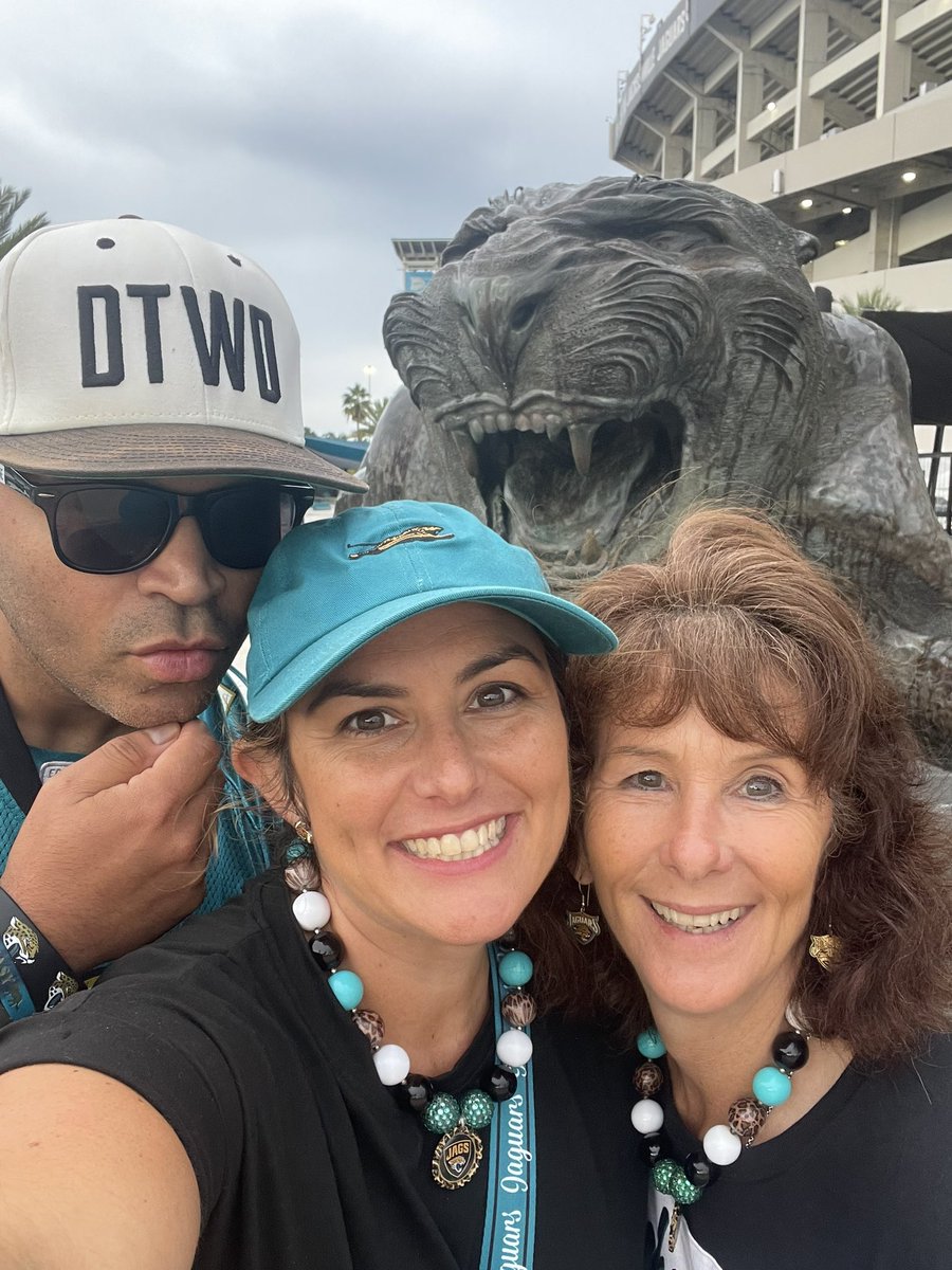 LilOther's tweet image. Duuuval things 🏈#football #DUUUVAL #NFL2024