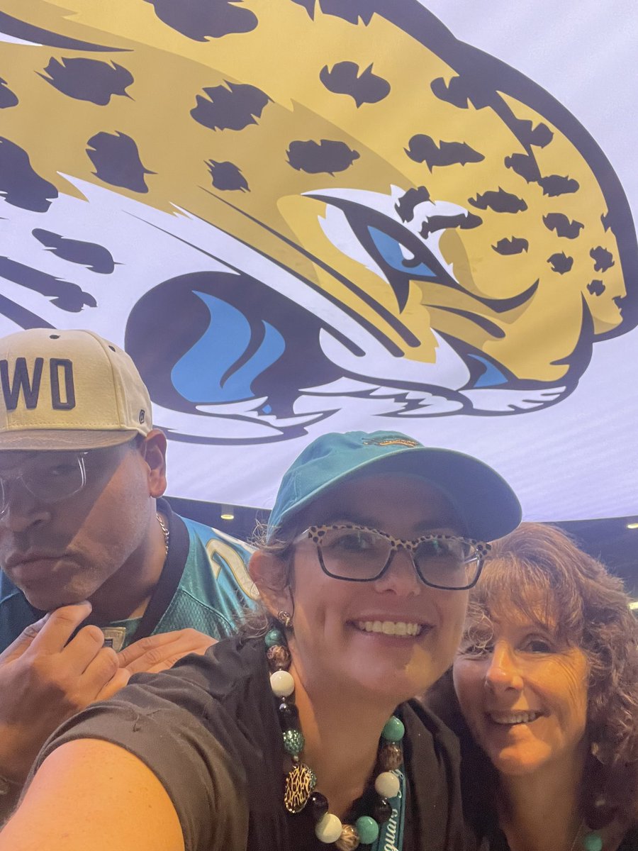 LilOther's tweet image. Duuuval things 🏈#football #DUUUVAL #NFL2024