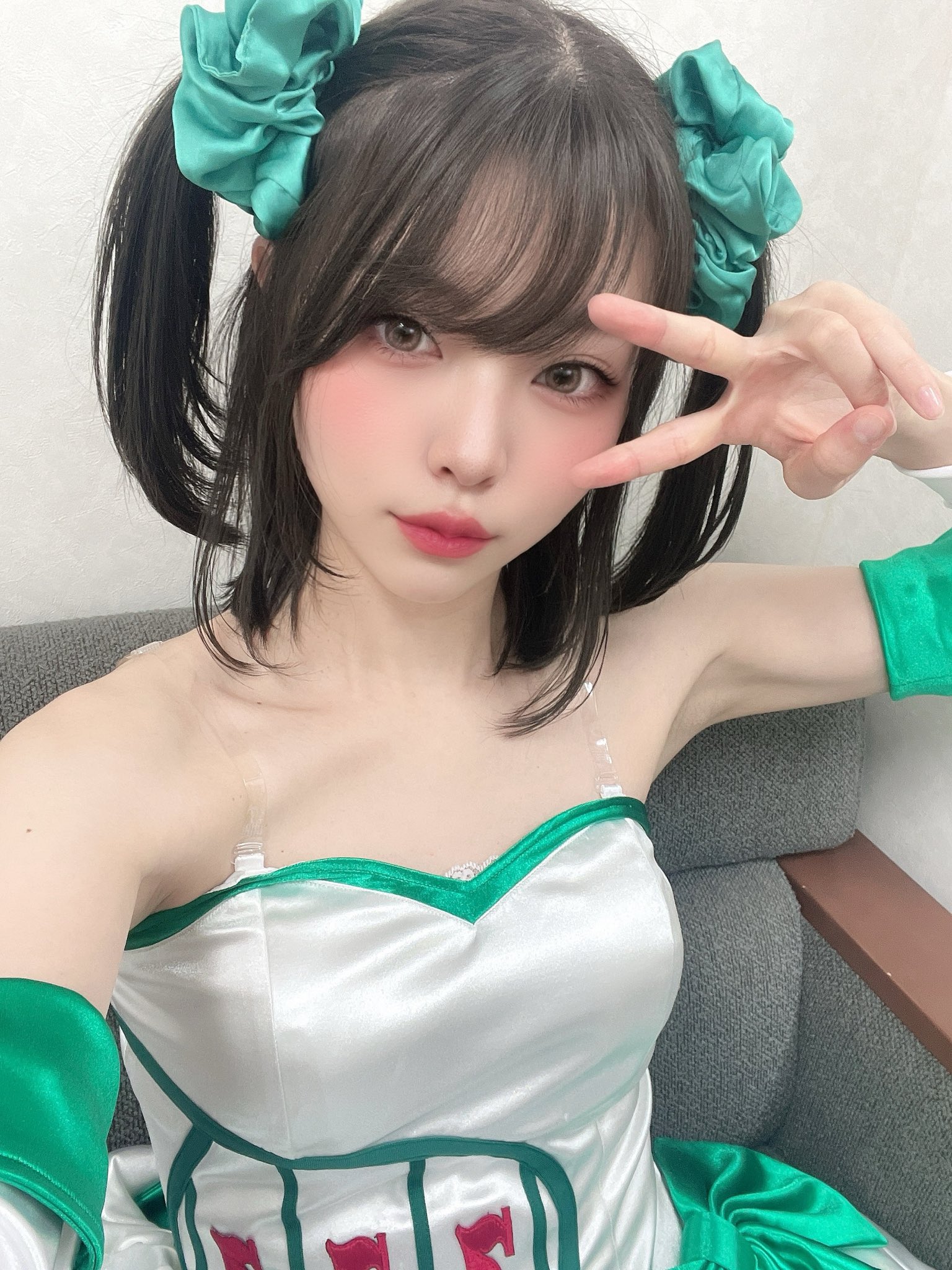 レースクイーン トイレ  / X