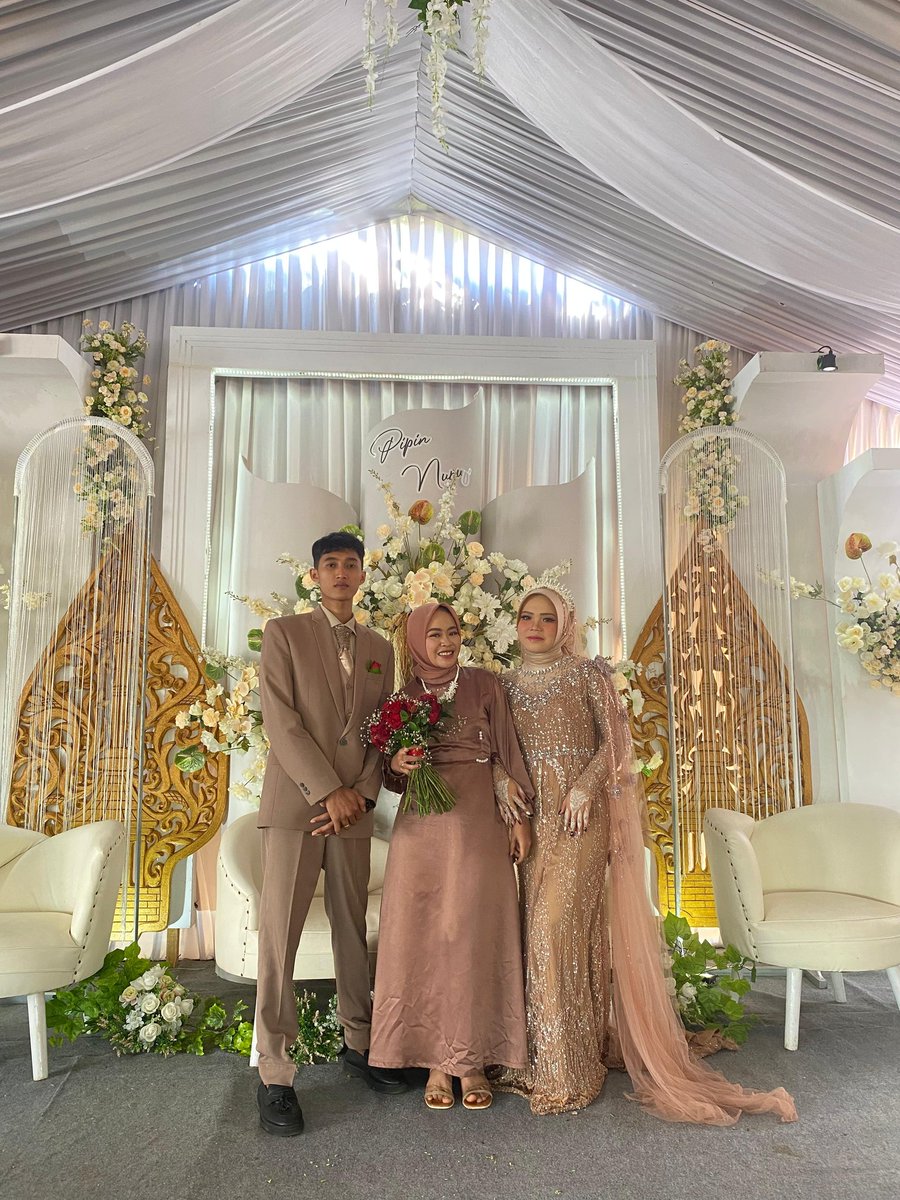 diskaars's tweet photo. piwedding sayangkuhh♥️♥️ https://t.co/t4UTpmKCCF