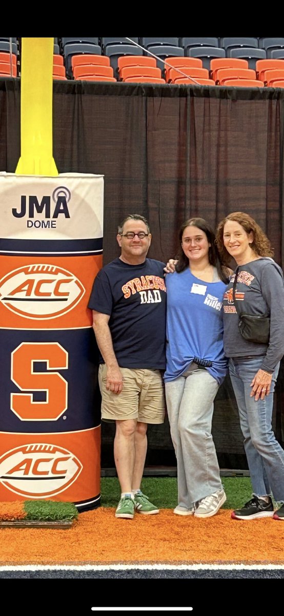 I’m so excited for my daughter, Ella, starting her freshman year at the Newhouse School of Public Communications at Syracuse University. I’ve always wanted one of those proud dad t-shirts! And mom is proud as it’s her alma mater.  ⁦<a href="/MBarkannNBCS/">Michael Barkann</a>⁩