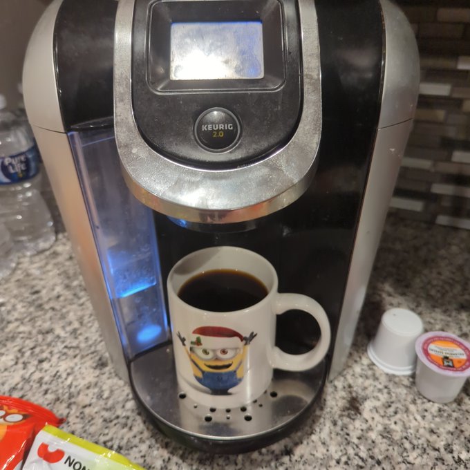 SI a minion so now the Disney is on my mind https://t.co/2yA8Tlhx4r