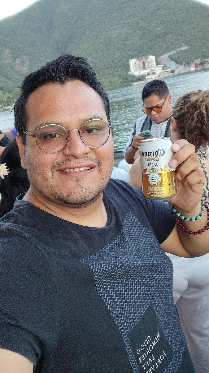 itsgilsilva's tweet photo. La light con más sabor #CoronaGoldenLight https://t.co/IXvtvu9R42