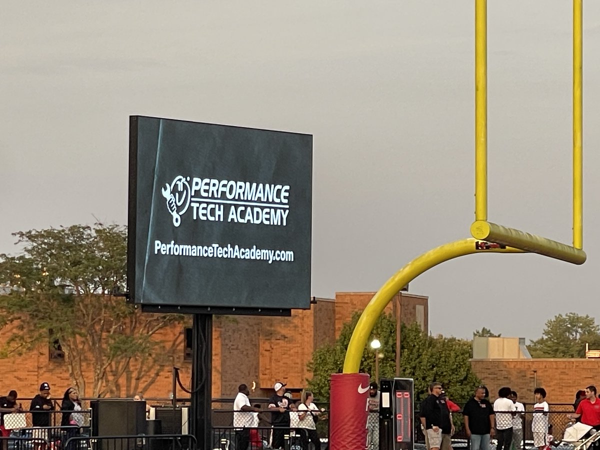 AssistDigit's tweet image. Great night of football. Huge crowd for first game. Thanks for the partners helping to make the event special.