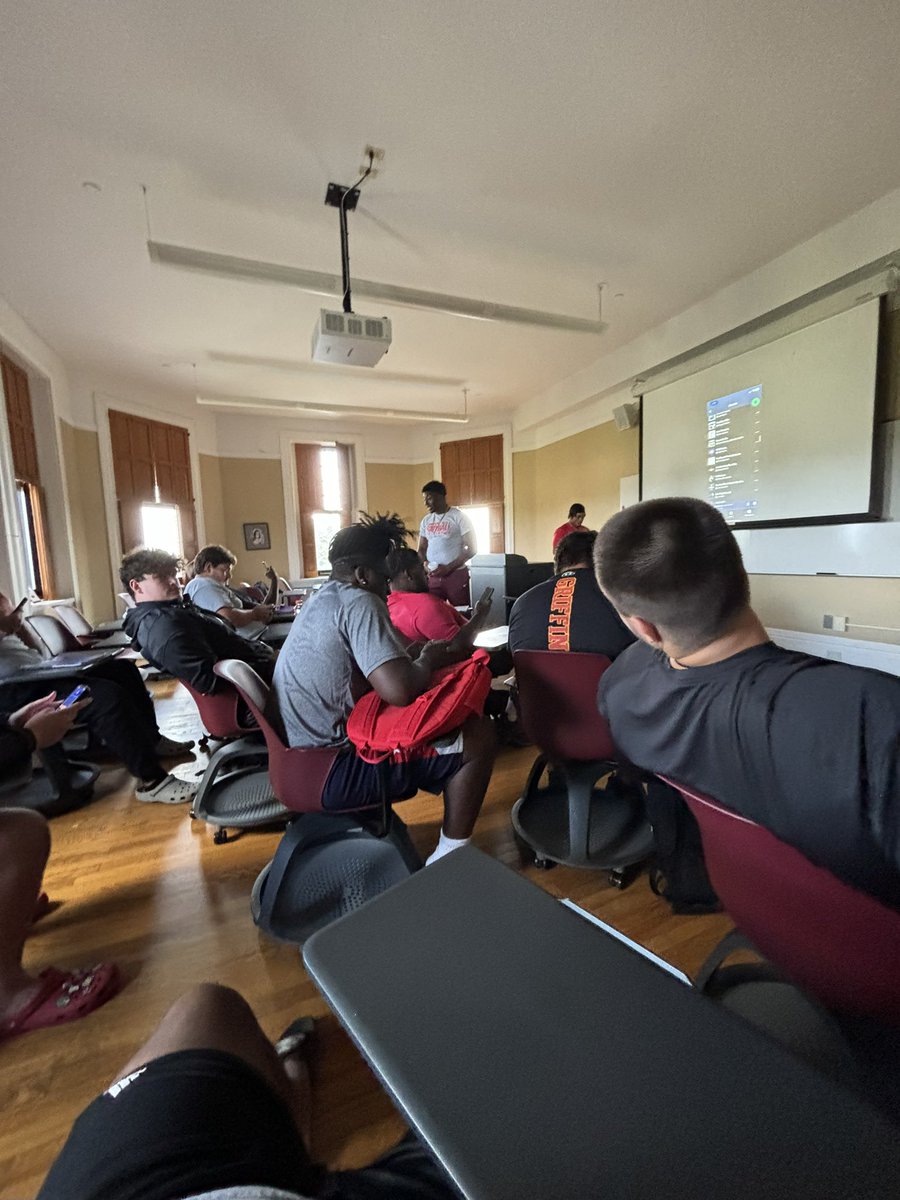 kneefye's tweet photo. Extremely grateful and blessed for Coach Day and Holzer for giving me an opportunity to join them this fall camp at @SHU_FBALL. The whole community of Seton Hill has been very warm and welcoming and they’ve got me fully bought in. Very excited for this upcoming season GO GRIFFINS https://t.co/fo1RCYmErf