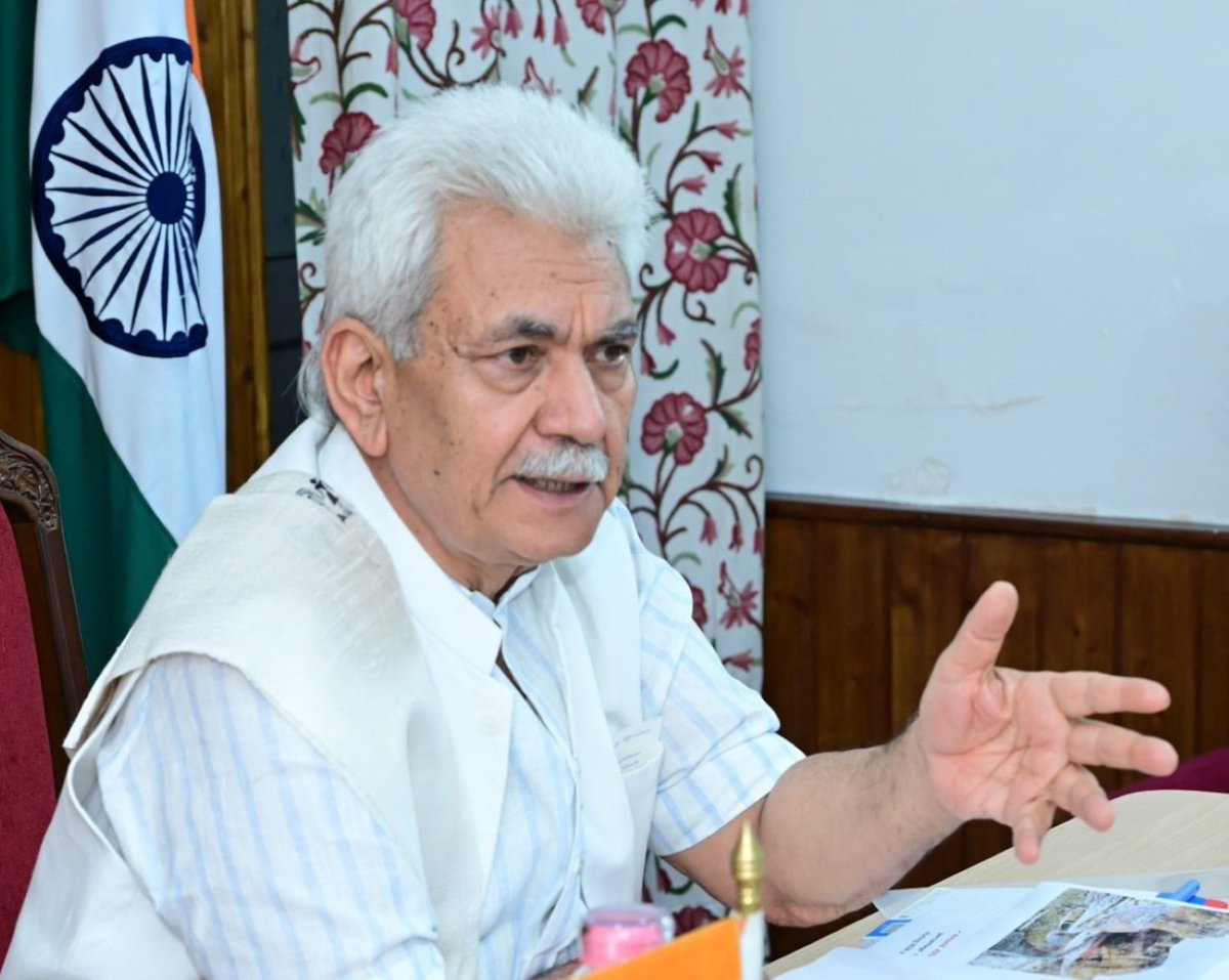 kamranajaz9's tweet photo. Hon'ble LG Sh.@manojsinha_ chaired the Board meeting of Shri AmarnathJi Shrine Board. This year,more than 5.12 lakh pilgrims performed darshan at the Holy Cave of Shri Amarnath ji. This is the highest Yatra figure in the last twelve years. #YatraSuccess
@PMOIndia @OfficeOfLGJandK https://t.co/pPpCJ8YfD4
