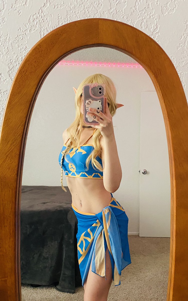 crystalscos's tweet photo. 💙💛 Princess Zelda 🧝🏻‍♀️👑💛💙
summers almost gone! hope everyone’s had some sun 🏖️☀️ and ready for the spooky season soon!! 🍂🎃

#anime #cosplay #cosplayer #cosplayaccount #animegirl #uwu #kawaii #PrincessZelda #gamer #waifu https://t.co/KGMkdvOIOp
