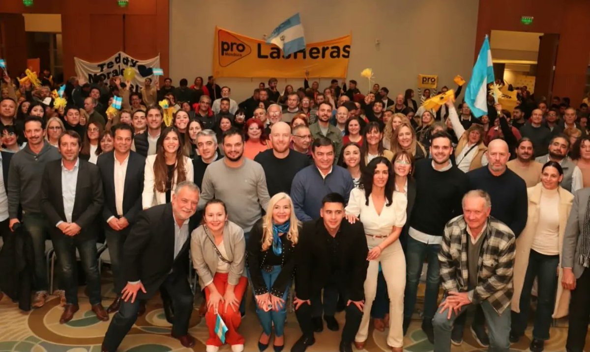 estebanallasino's tweet photo. Nuevo Pro Mendoza 🇦🇷.

Presentamos el nuevo @ProMzaOK con @GabrielPradines como presidente de este espacio liderado por @mauriciomacri en Argentina.

Experiencia, profesionalismo y transparencia son los atributos que nos caracterizan y que estamos plasmando en la gestión de Luján de Cuyo como un claro ejemplo 🙌.

@proargentina