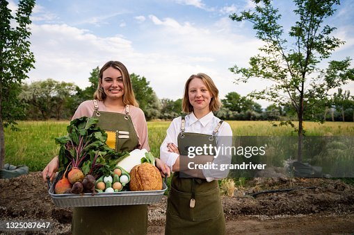 ADelphinius's tweet photo. Coast to coast am radio guest reports of 6 million farms we have lost 4 million farms N the USA. How can you sustain more people. Food has been used to control people. #NationalSpaceDay2024 #Coldplay #HousesForAll #freepidom #whereIsPidom #QuickMart18thAnniversary https://t.co/buuiMdvFA8