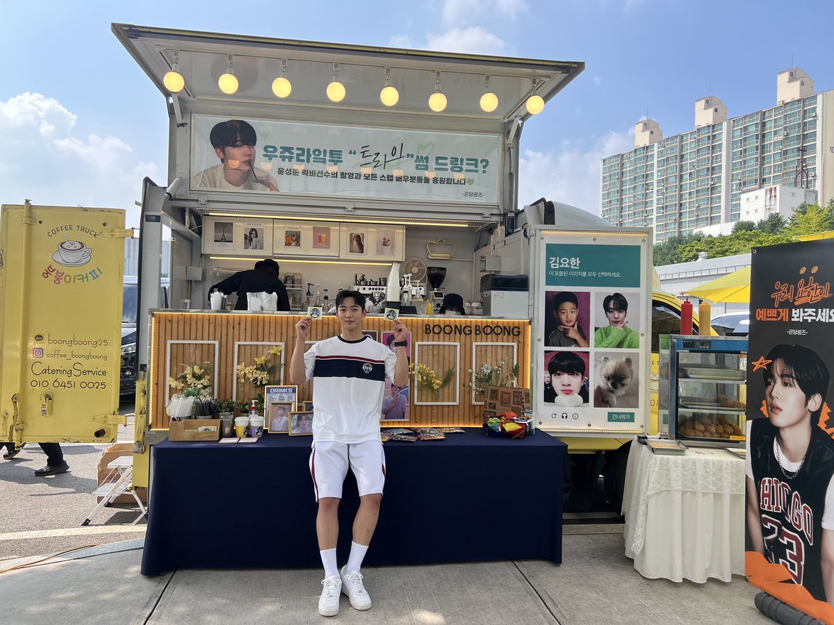 WEi__Official's tweet photo. 루아이의 사랑만큼 뜨거웠던 트라이 현장🌱 루아이의 든든한 응원과 넘치는 사랑 덕분에 행복하게 촬영했습니다🐰💙 시원한 하루를 선물해 줘서 고마워요💜

#위아이 #WEi 
#김요한 #KIMYOHAN #트라이 https://t.co/zoK5n3Pd2W