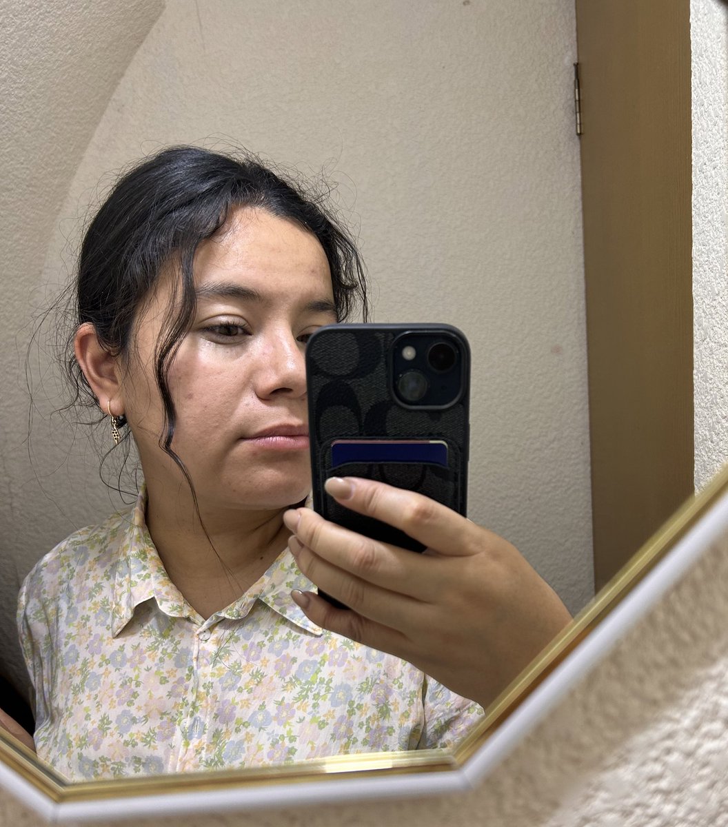 Jsdhfe's tweet image. Un viernes en la tarde siendo mamá de dos.
Mi cara y peinado lo dicen todo.
#mamáreal