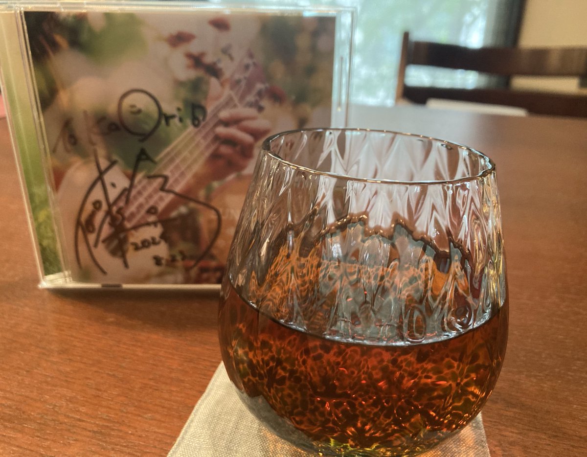kaorijapantokyo's tweet photo. It’s a wonderful morning while listening to the CD ‘SUNDAY CAFE’. This is Tomoki Suzuki’s first cover album that we had been waiting for. You’ll definitely want to listen to this CD over and over again. I’ll send it to my mother as her birthday present.
#鈴木智貴
#SUNDAYCAFE https://t.co/dl82Hr1s6H