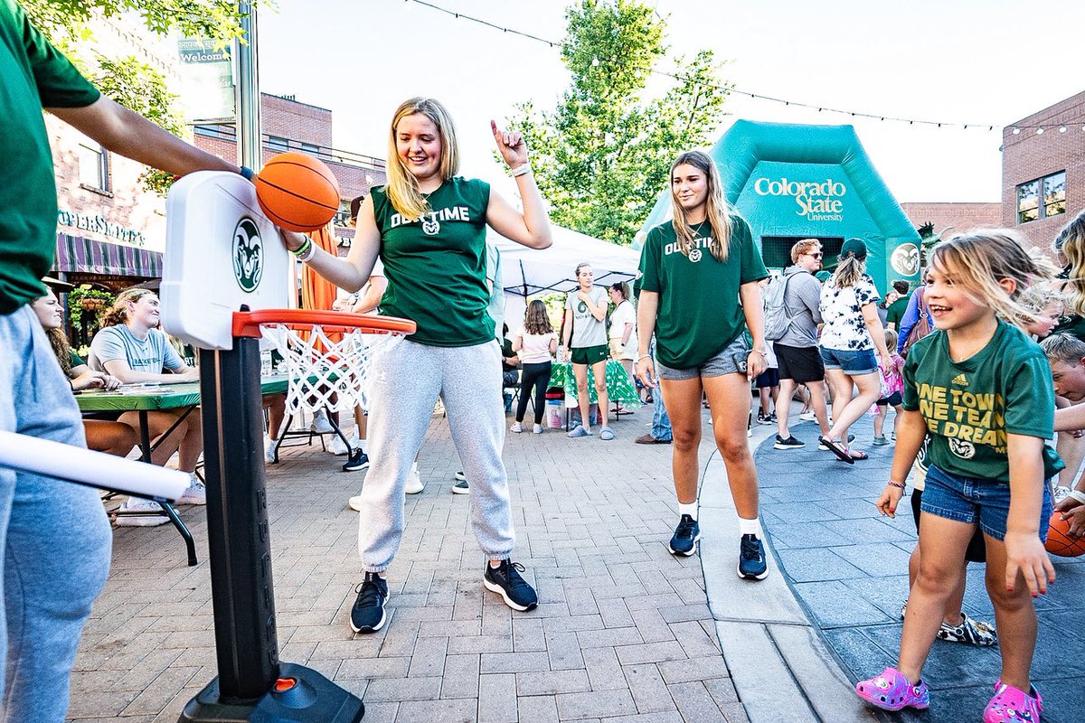 CSUWBasketball's tweet photo. Ram Fest was a BLAST!!
Thanks for taking over Old Town with us tonight Ram fans π
#Stalwart x #CSURams https://t.co/xZrwWVwefh