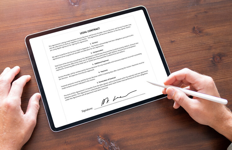 OpenSignHQ's tweet image. 🎉 Signing contracts remotely has never been easier thanks to OpenSign digital signing tool. Say goodbye to lengthy processes and hello to signing contracts in just a minute! ✍️💻 #OpenSign #DigitalSigning #EasyContractSigning#docusign
