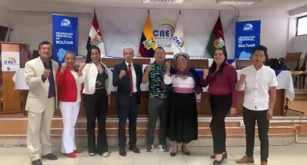 CREOEcuador's tweet photo. Hemos abierto las puertas en @CREOEcuador ✅ a nuevos liderazgos y con ello, asumido una nueva etapa de participación real donde junto a los mejores hombres, mujeres y jóvenes, le damos voz a todos los ecuatorianos 🇪🇨

#CreandoOportunidades #VamosConLa21 https://t.co/YPqix5jaWt