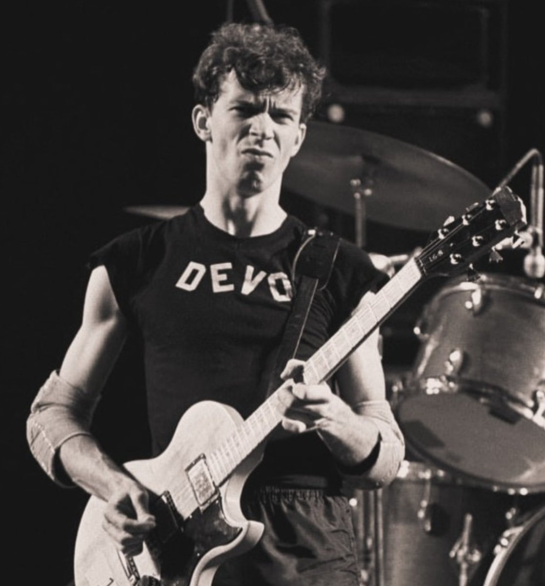 yolly22's tweet photo. Update 46475937 : I still love him #BobMothersbaugh #devo #Bob1 https://t.co/t8MwcKs34k