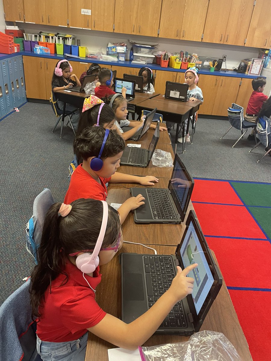 zerina1967's tweet photo. ST Math Launch! Kids had a great time learning! https://t.co/ibd0fdALqp