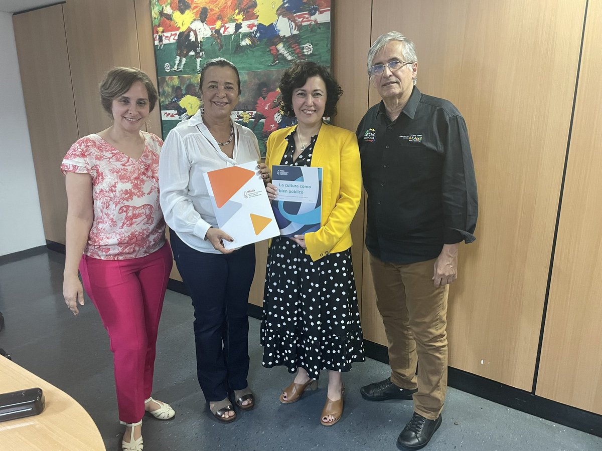 Gran reunión de trabajo entre <a href="/ifacca/">IFACCA</a> y el ministerio de Cultura de Brasil <a href="/CulturaGovBr/">Ministério da Cultura</a> junto a la secretaria de ciudadanía y diversidad <a href="/marciarollembe1/">Márcia Rollemberg</a> el secretario de economía creativa Henilton Menezes y la directora de desenvolvimiento Andrea Guimaraes