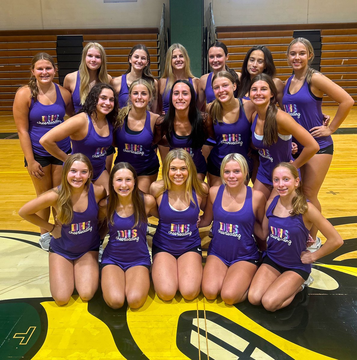 DmassCheer's tweet photo. Great 1st week of practice with our QUEENS! Looking forward to a great season! 💚💛🐝👑 https://t.co/awgdTDocK2