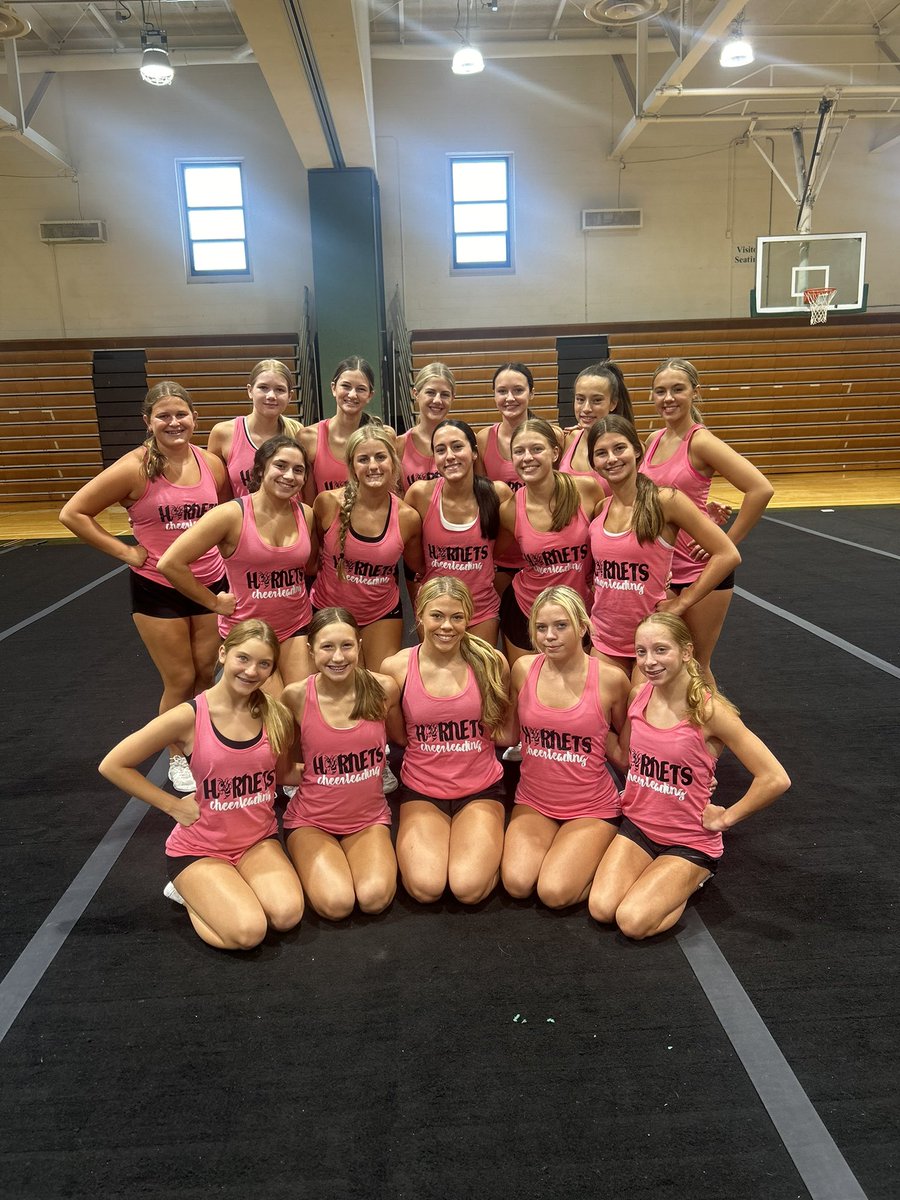 DmassCheer's tweet photo. Great 1st week of practice with our QUEENS! Looking forward to a great season! 💚💛🐝👑 https://t.co/awgdTDocK2