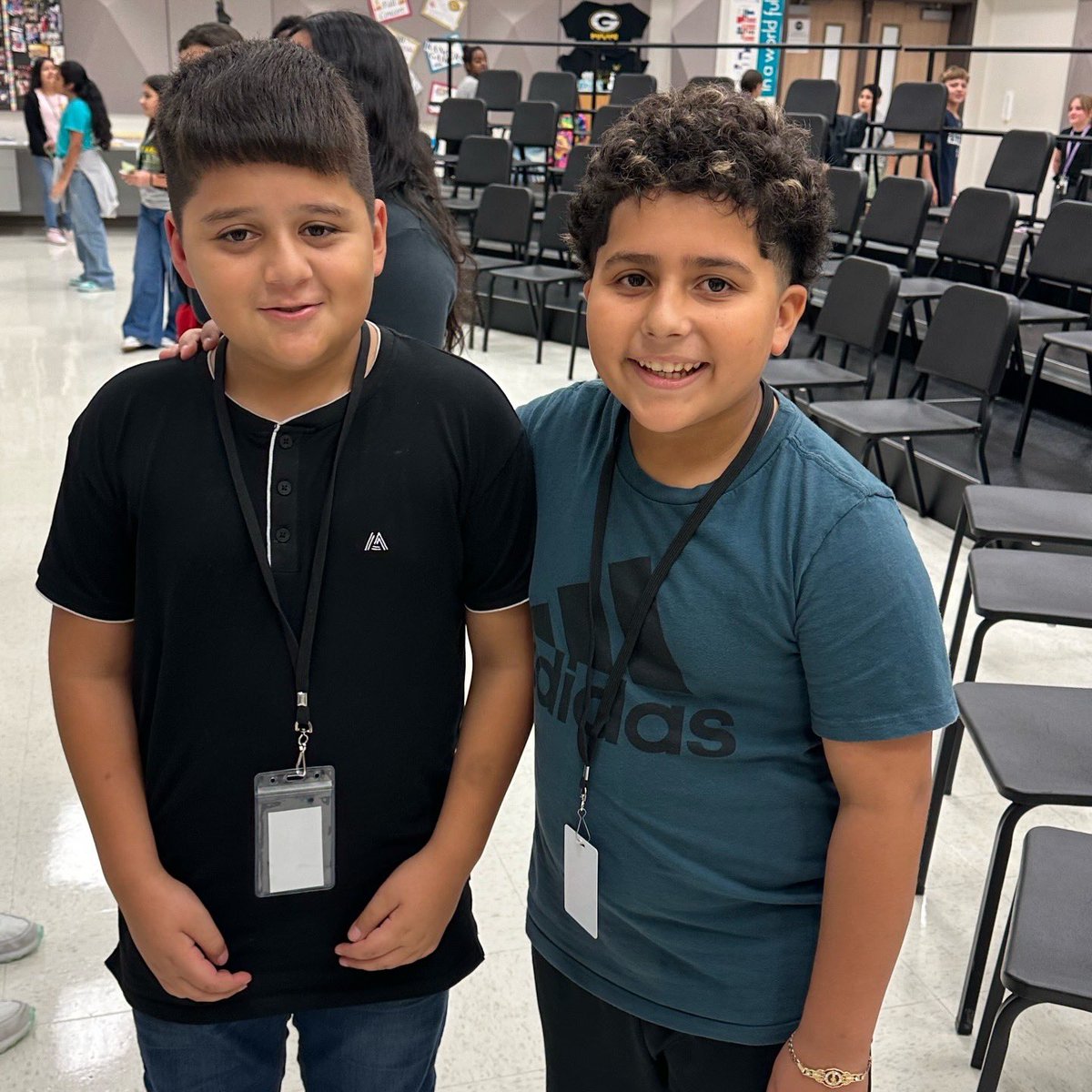 AAEChoir's tweet photo. CHOIR IS BACK! We have been catching up with our Choir Family &amp; meeting the newest members🎉 It’s gonna be a great year💯
#choir 
#music 
#GarlandUSA 
#choirlife
#austinacademy
#aaechoir
#austinchoir https://t.co/37ecGBIlUZ