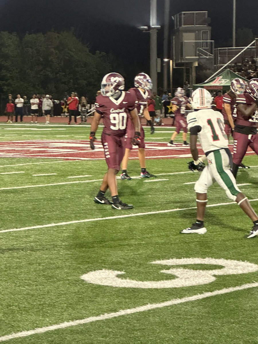 Gian Carter is turning it up for the Bears with a big sack. He’s been harassing LN all night. #WesternMichigan got a good one! #INPreps