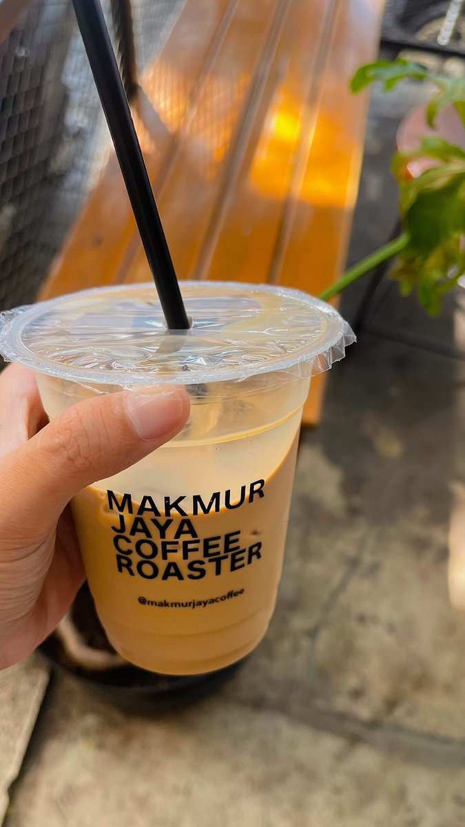 alienxmarss's tweet photo. 📍Makmur Jaya Coffee

bungkus kopi juga biar gak ngantuk di jalan pulang, agak ngerasa kopi makmur jaya ini mirip tuku. https://t.co/8a4Fs7w2md