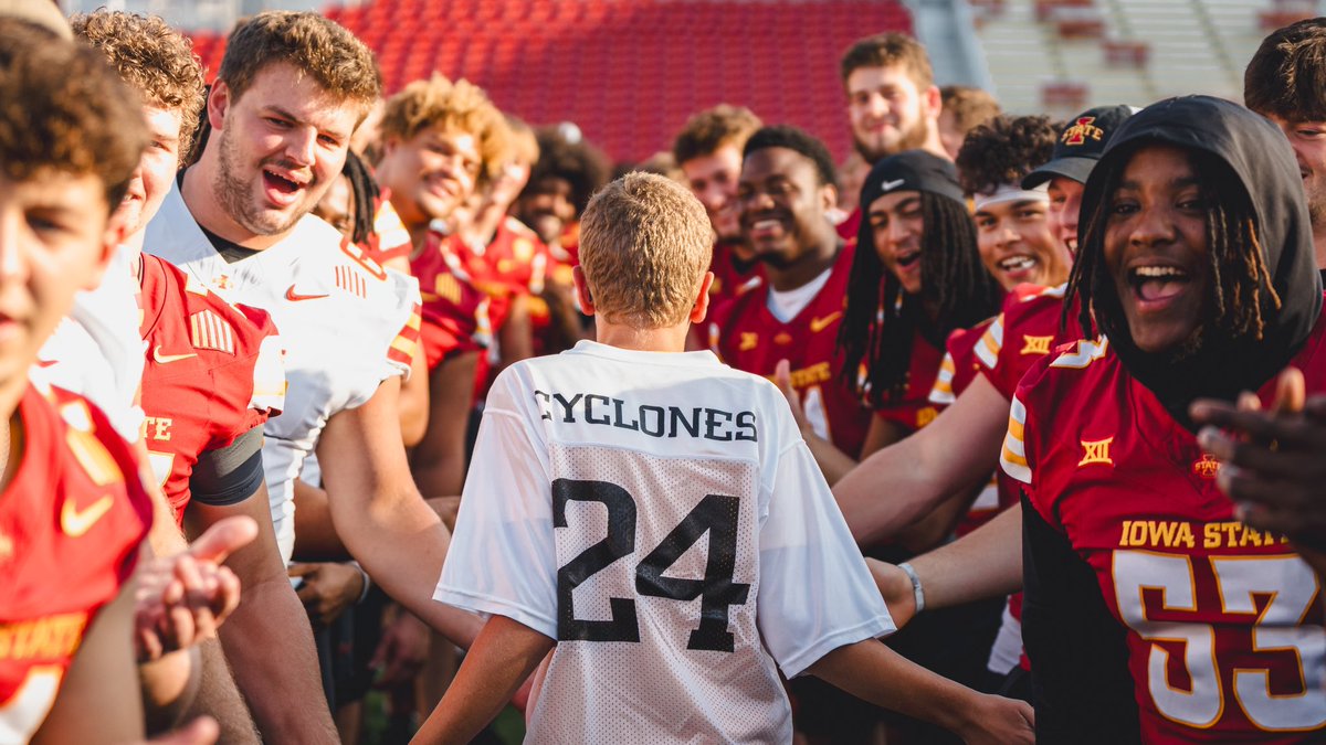 CycloneFB's tweet photo. Best night of the year!

🌪️🚨🌪️ https://t.co/btDAmyWzVs