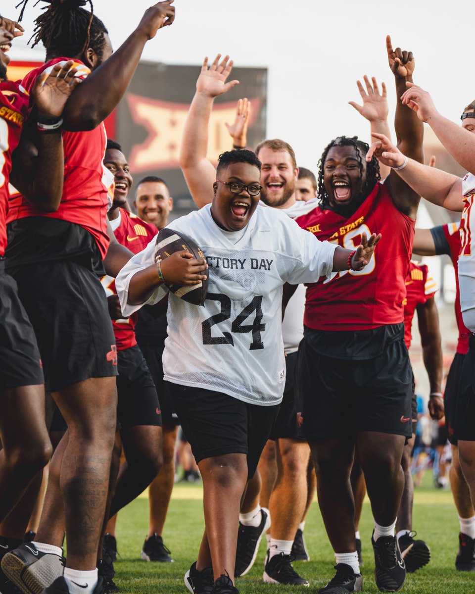 CycloneFB's tweet photo. Best night of the year!

🌪️🚨🌪️ https://t.co/btDAmyWzVs