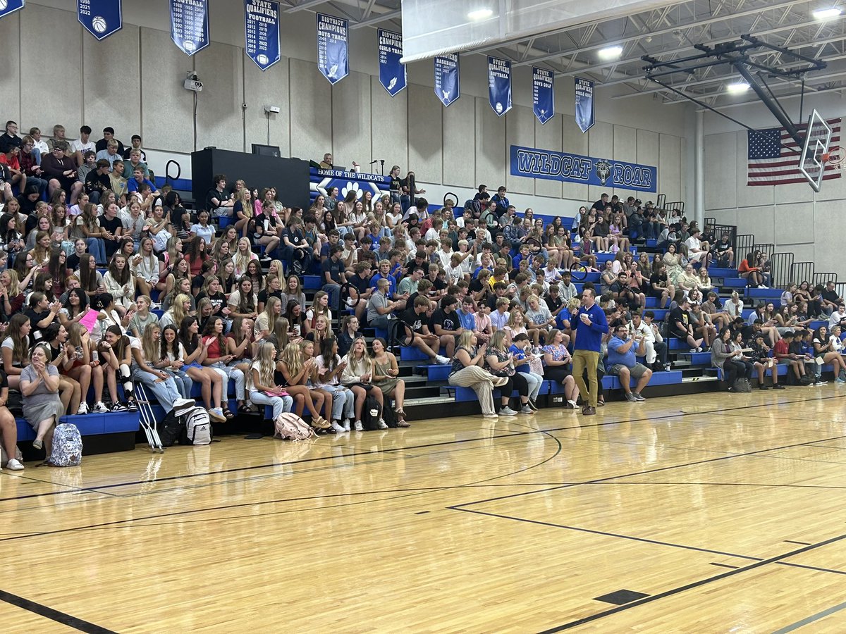 MrReinking's tweet photo. Lots of excitement happening at West Lyon! Great to have students back today. https://t.co/iRmnPNzALp