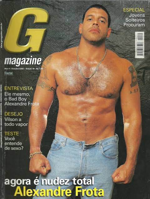 atreyuslz's tweet photo. Nos anos 2000 não tinha um único gay em território nacional que não quisesse este aqui !! https://t.co/JBu7fB8uzH
