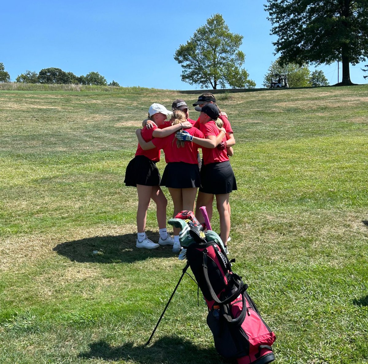PghGolfGirlMya's tweet photo. EF defeats Connellsville 179-223.  6-0.  Shout out to Freshman Lexi for a great round today!  Brought home medalist with a 34.  #girlswhogolf #Warriors https://t.co/5Ast1IpiMw