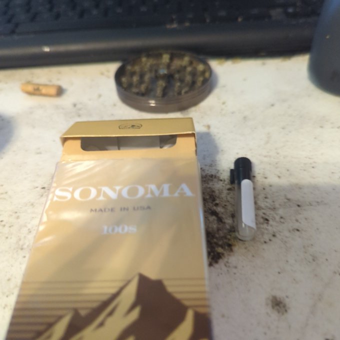 No no no way is all this shit put oud on my Sonoma no no no who is this. Omg now I want to try. Smoke