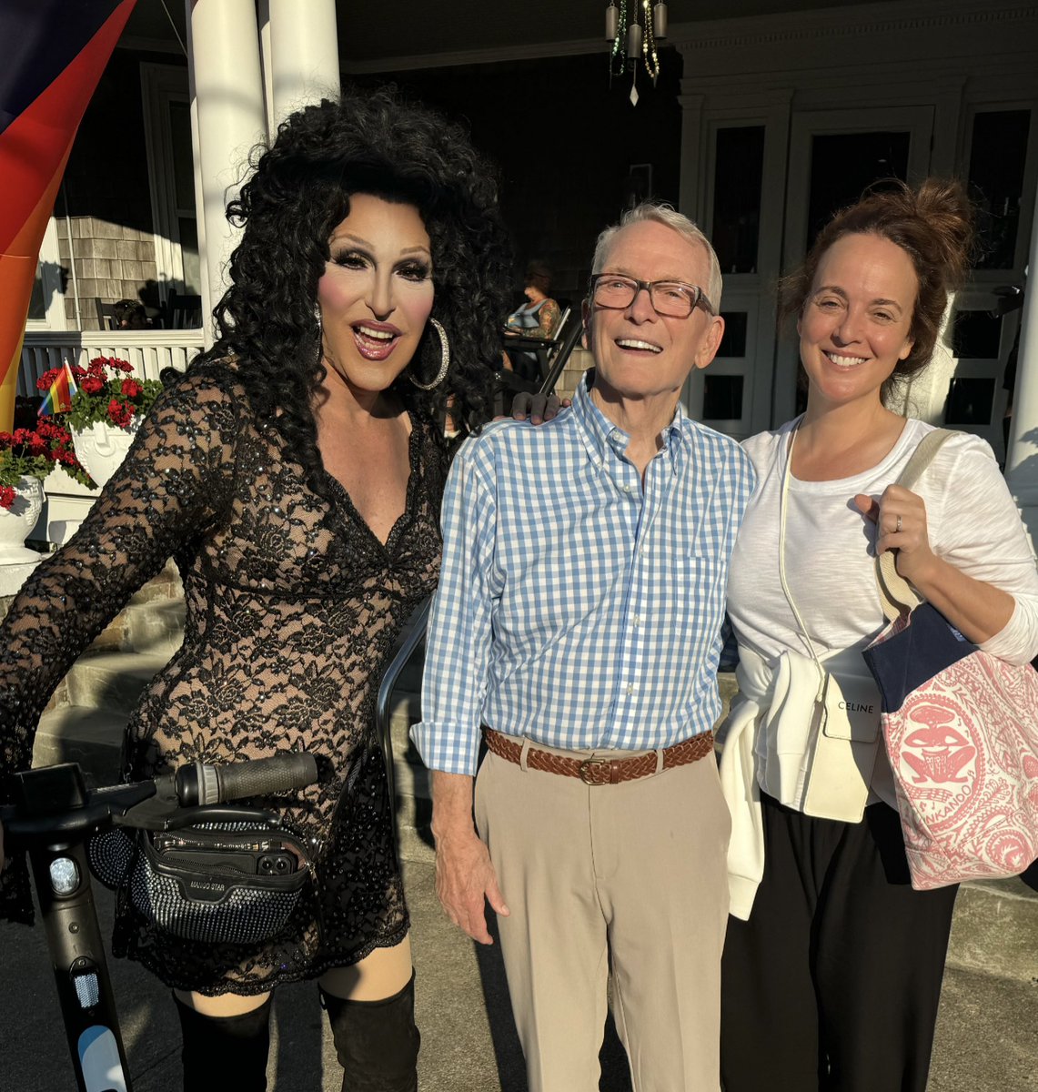 melissa_errico's tweet photo. Provincetown
I’m singing 8/24 at 8:30
I’m here!!
(Ran into Bob Mackie & Randy Roberts!) #ptown #provincetown #girlsinger https://t.co/b4YbPn5xsD