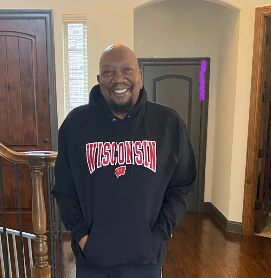 ShawnTheScholar's tweet image. Yesterday, I loss my Daddy💔. He was a hard worker, Air Force Vet (yes he was super smart lol), &amp;amp; the smoothest/flyest man Ive ever met. My dad, a proud Black man born in LA, was a teenage political activist/community organizer, and had a love for theology, sociology, &amp;amp; politics.