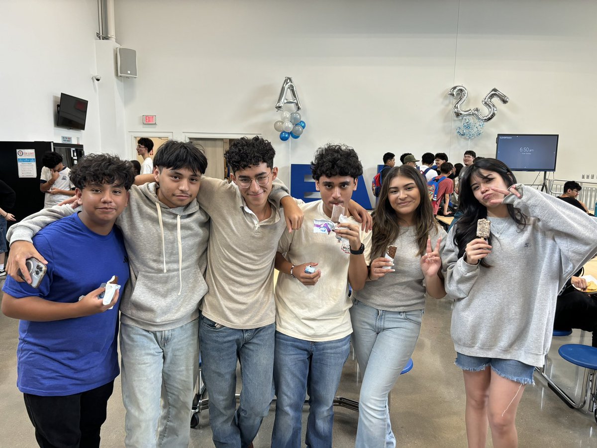EastwoodBoxers's tweet photo. What a day at Eastwood! Today, we celebrated maintaining our A status, AP score improvement, and 25 years of excellence!! We couldn't be prouder of our amazing community. Here's to many more years of success! #ElevatingExcellence #25YearsStrong✨ @BrettStidham @N_CruzJefferson https://t.co/ctz5pGAwC2