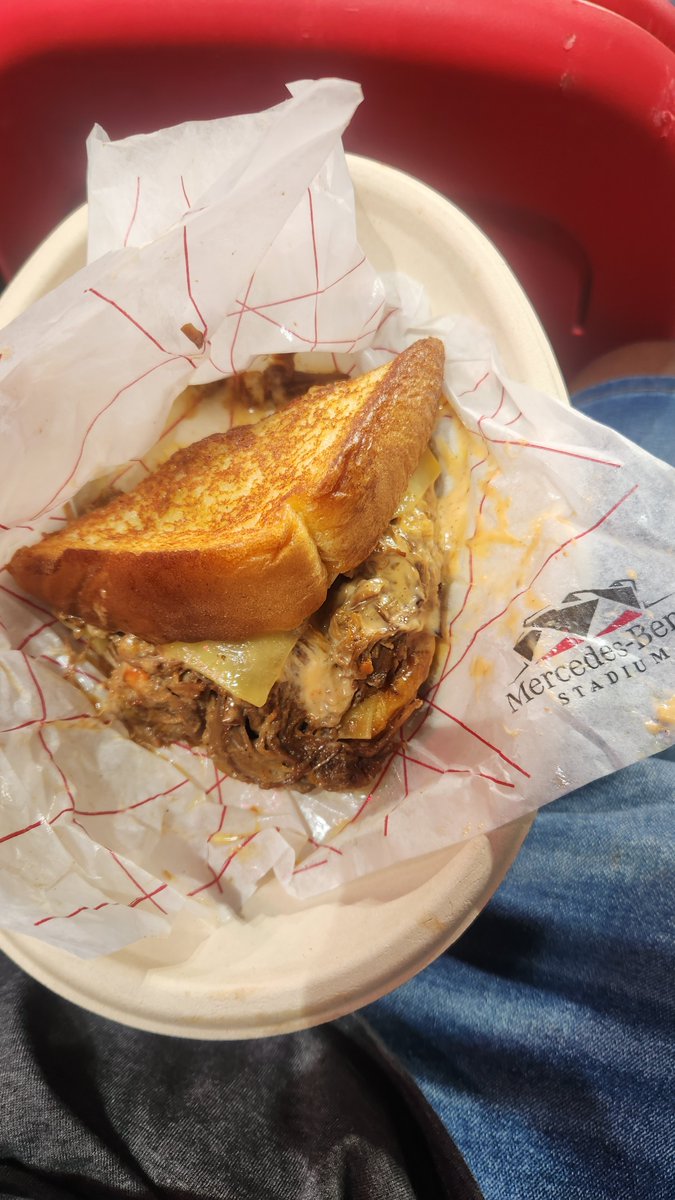 DevoneXavious's tweet photo. I'm really a fat greedy person when it come to food https://t.co/YfAOoan96I