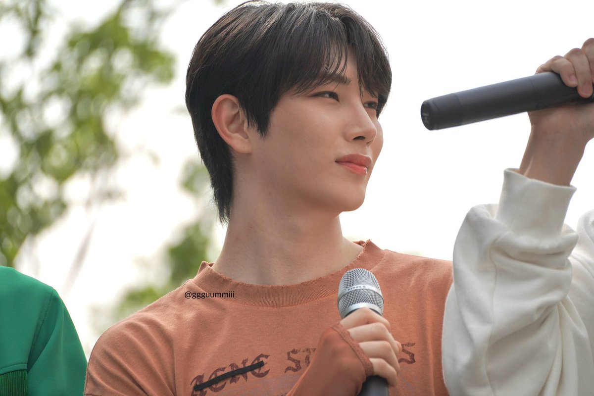 ggguummiii's tweet photo. 240824 음악중심 미니팬미팅
지우야 오늘도 예뻐☀️☀️

#아크 #ARrC #지우 #ZIWOO https://t.co/uyBjq22XIW