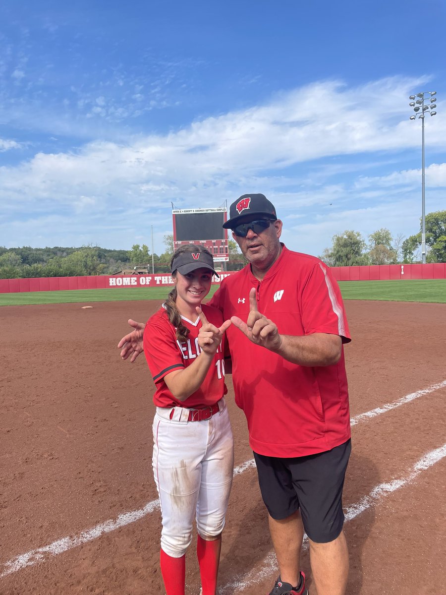 Thank you so much <a href="/BadgerHealy/">BadgerCoachHealy</a>, <a href="/dzym6/">Danielle Zymkowitz</a>, and Coach Roberts for another awesome camp!! Always love working with all the coaches and players!!
Go Badgers! 🦡❤️