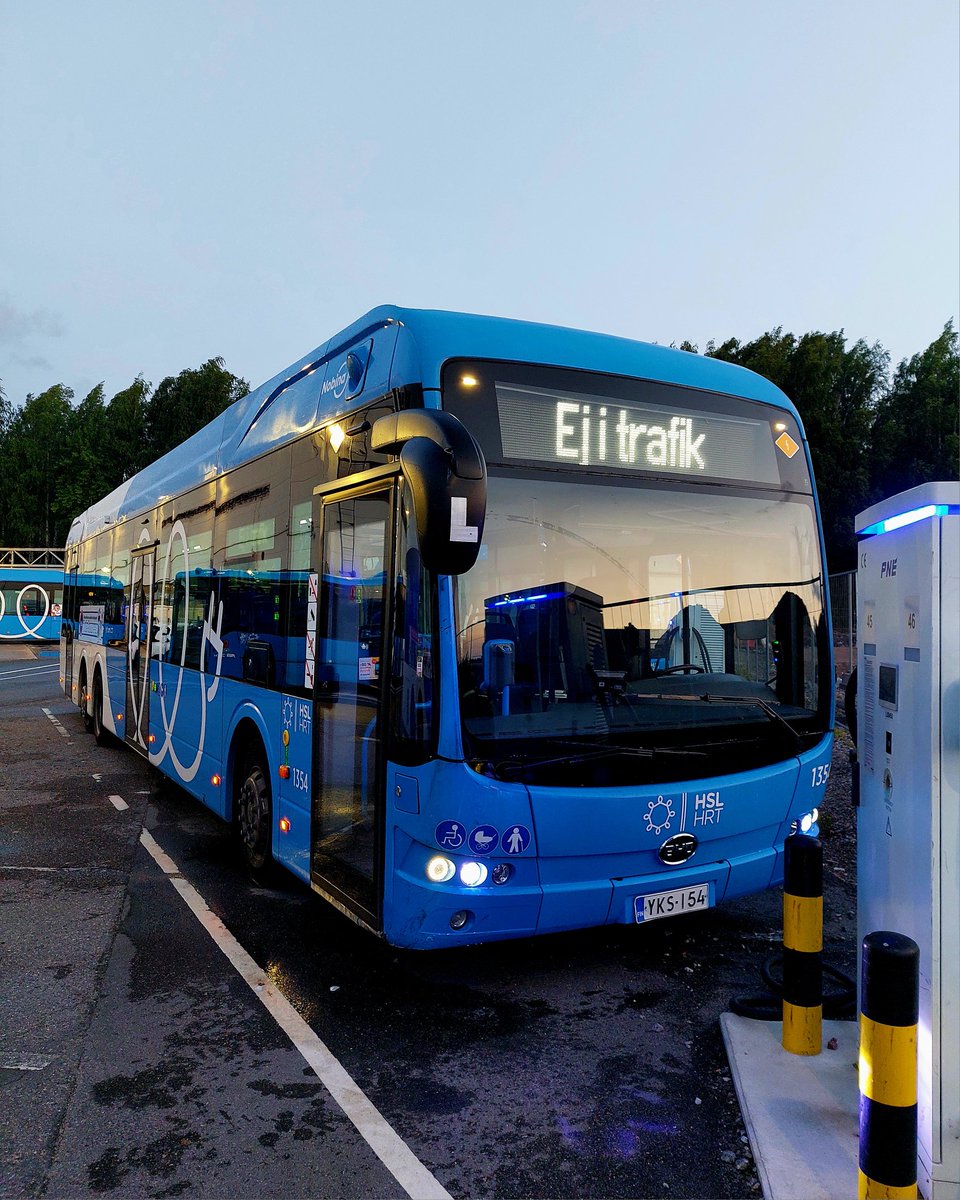 repolainen67's tweet photo. Tutut askelmerkit viikonloppuun. Hyvää huomenta ja mukavaa lauantaita 😊☕️🚍 https://t.co/OY42PQXeT2