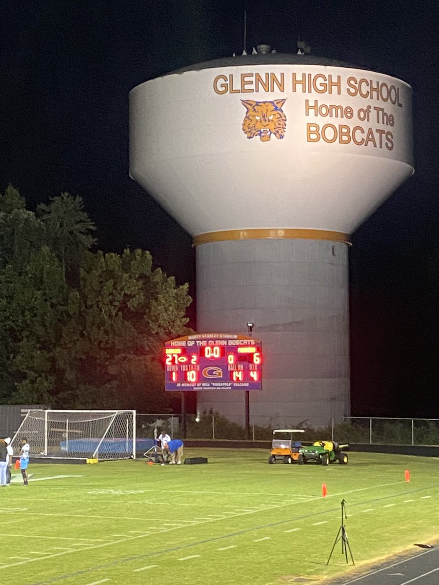 Lead_with_Z's tweet photo. I love football season and tonight kicked off Friday Night Lights!
Pro: My husband @CoachGreen76 won in his debut as a head coach!!! 💪🏽
Con: That win was against my school 🥴
#LedfordProud #Bittersweet #NowWereEven https://t.co/ea7MF5t2hB